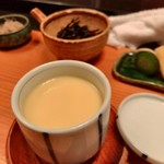 面 - おすすめ！茶わん蒸し。酢が立つどころか気泡の一つもない。自分で作るとなかなかこうはいかない奇跡の出来なのだが、面は安定のいつもこのノリ。