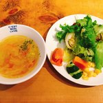 イナロ食堂 - 日替わりランチのサラダとスープ