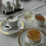 ジャスミンガーデン - 杏仁豆腐にハニーふかひれのソースで