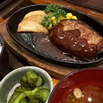 温泉食堂 和呂和呂 - 鉄板ハンバーグセット 980円 (ソース : デミグラス)