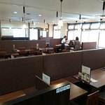 Suehiro Kan - スエヒロ館 東葛西店 カジュアルで明るい雰囲気の店内 この後あっという間に満席に！