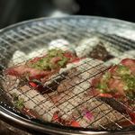 南九州産黒毛和牛 焼肉ホルモン 島津 - 