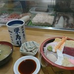 栄寿司 - ★ちらし寿司 1000円 味は普通