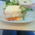 カフェSAWAYAテラス - クロックムッシュ…画面の半分がムッシュ（夫）の脚でゴメンなさい