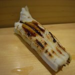 弁天山美家古寿司 - アナゴの白煮