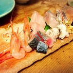 旬鮮味処 かつら - 刺身盛り合わせ（並）
      甘海老、寒ブリ、シメサバ、鰯、鱧の炙り、かんぱち