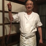 にょろ助 瓢六亭 - 中村さんと琵琶湖産天然大鰻の骨（掲載承諾済み）