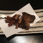 にょろ助 瓢六亭 - 琵琶湖産天然大鰻の骨せんべいとかぶと揚げ