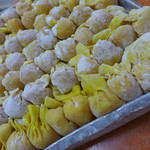 公仔記 乾炒牛河 - 具がぎっしりの雲吞です。