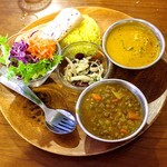 スカン - カレーが2種類選べる、1200円のカレー