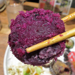 藍風珈琲店 - ウムクジアンダギー 紫芋を揚げて作るおやつ的な モノでありますね。