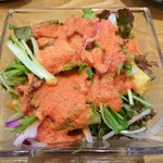 自然派中華 クイジン - ランチ共通 自家製ドレッシングサラダ　ビーツと人参ドレッシング