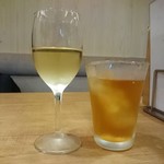 自然派中華 クイジン - ビオワイン白とウーロン茶