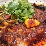 自然派中華 クイジン - 羊肉の四川風麻辣煮込み　黄色いのはフレッシュハバネロ