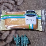 ファミリーマート - 料理写真:フィナンシェ113円