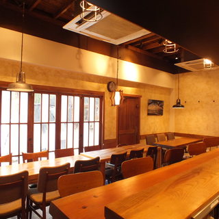 多喜A館　カウンター席・テーブル席もあります。