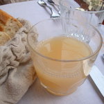 ルグドゥノム ブション リヨネ - グレープフルーツジュース。