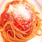 ファットリア ルッカ - イタリア産モッツァレラチーズのトマトソースパスタ
