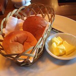 Expatriate Restaurant  - 1711_Expatriate Restaurant_Bread(サービス)