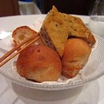 アロマフレスカ 博多 - 自家製パン3種＋外注のバゲット