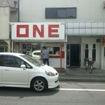 ONE - 外観(車が邪魔・・・)