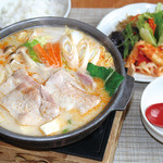 旬菜うちごはん 菜々家 - 豚バラ豆乳鍋定食