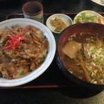 ふじや中華飯店 - 「豚肉飯」と半ラーメンのセット