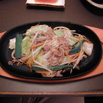 あじと - 豚バラ肉の塩野菜炒め(680円)(2010/12/06)