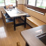 道とん堀 - テーブル席もございます