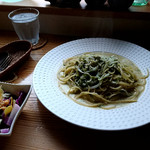 Kaori Kabinzu Ando Kafe - 野菜サラダと 生海苔とシラスのクリームパスタ