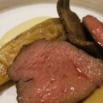 北海道白糖町茶路産仔羊　1頭買いのシンタマ　アンディーブのソテー　フランス産ジャガイモ　ラットのピュレ