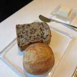 ル・マンジュ・トゥー - 自家製パン