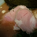 らー麺 家道 - 低温調理で作られた肩ロースのチャーシュー