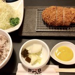 Katsu sen - 厚切りロースかつ定食（1,590円）