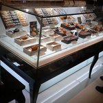 銀座メゾン アンリ・シャルパンティエ - アンリ銀座店内焼き菓子コーナー02
