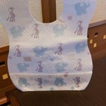創作島料理・寿司処 ゆんたく -  子ども用紙エプロンも用意されています。可愛い。
