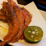 創作島料理・寿司処 ゆんたく - 車海老の唐揚げ（９８０円）。