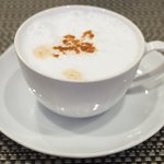 ビストロウエハラ - ランチコース 2500円 のカプチーノ シナモンパウダー