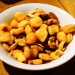 クラフトビアハウスモルト - 燻製香るミックスナッツ