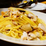 クラフトビアハウスモルト - 軽く燻製した真鯛と松茸のスパゲティ