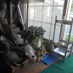 フライドチキン - 個性的な店内