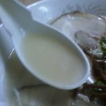 静海ラーメン - ２日間煮込んだわりにはアッサリとしたスープ