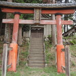 手打そば 石橋庵 - 近くの神社。鳥の声がＢＧＭ。