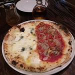 248KITCHEN - ハーフ＆ハーフ ¥1,650.-
フルーツトマトと釜揚げシラスのマリナーラ &
クアトロフォルマッジオ