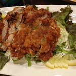 Gyouzabarunatsumeya - 鶏もも肉１枚揚げ