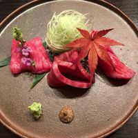 肉割烹 上 - サーロインのにぎり、マキの漬け、イチボ
                