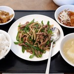 豫園飯店 - 青椒牛肉絲定食　950円