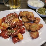 HOTSUN CHICKEN  - 料理写真:「베이크 순살(반)＋베이크 순살(반)」（骨無しチキンのハーフ＆ハーフ）17000ウォン