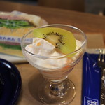 鞍馬サンド - フルーツヨーグルト