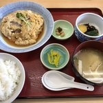 紀のや - カツとじ定食＝６８０円